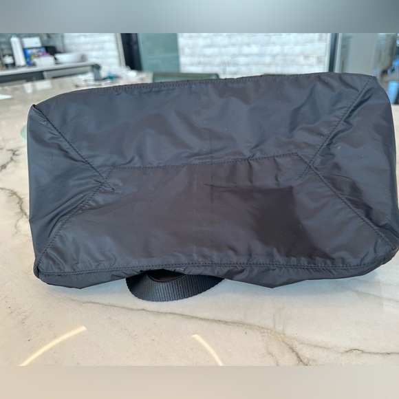 Prada Printed Tessuto Nylon Tote with Saffiano Leather *Authenticated* - Picture 7 of 11